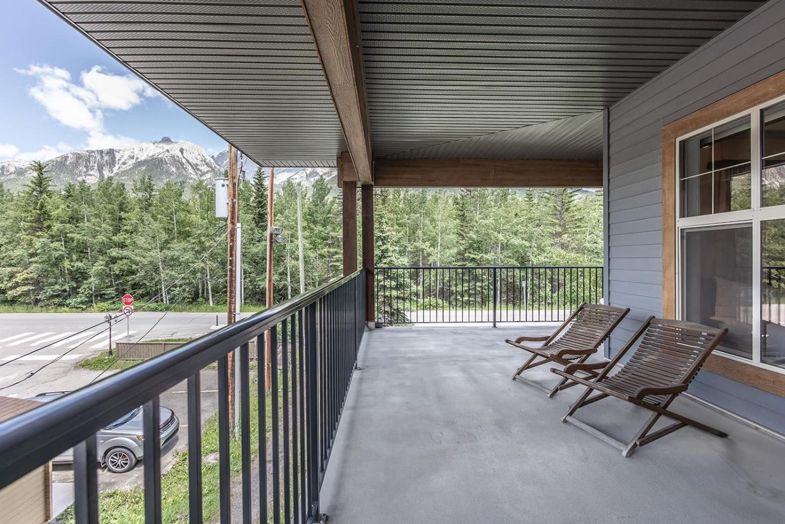 1 Bd Corner Unit Stunning Views Wrap Around Deck * Canmore