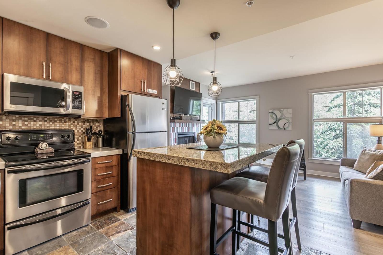 1 Bd Corner Unit Stunning Views Wrap Around Deck Apartment *